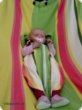 Baby H�ngematte wohlbeh�tet und sicher im Strampler kein ASIEN IMPORT 1159