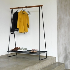 Garderobe / Kleiderständer mit Ablage aus recycelten Leder Hippo